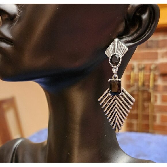 VINTAGE 80s Silver Tone Pierced Drop Earrings Black Glass Art Deco Statement - Picture 4 of 7